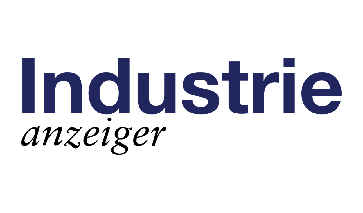 Das Logo des Industrieanzeigers: Das Wort Industrie in dunkelblauer Schrift. Darunter in einer grau-kursiven Schrift das Wort Anzeiger.